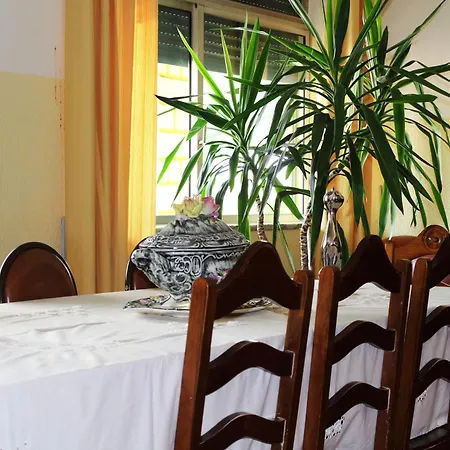 Alojamento de Acomodação e Pequeno-almoço Residencial Pinho *