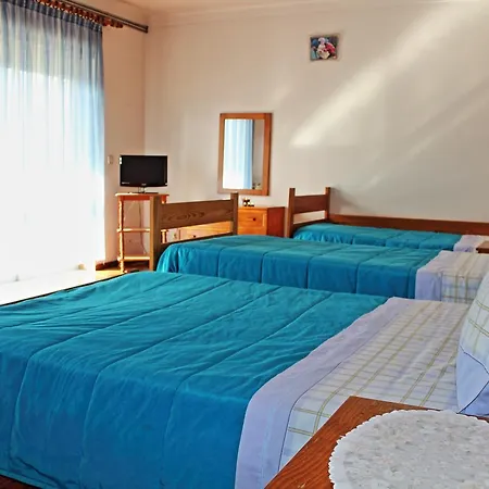 Alojamento de Acomodação e Pequeno-almoço Residencial Pinho *